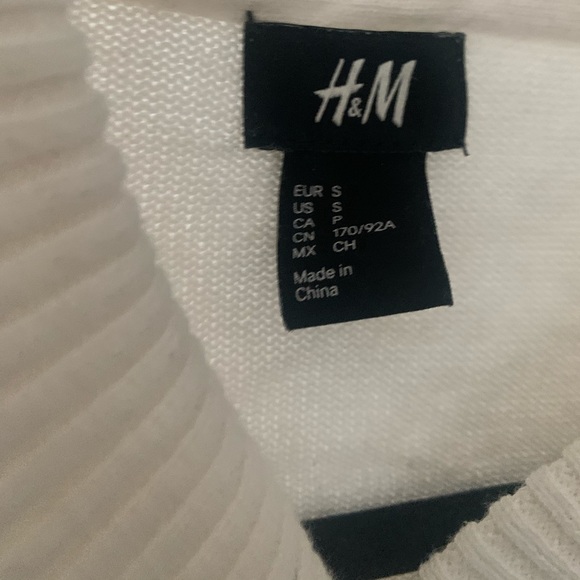 When’s cream H&M crew neck - Picture 5 of 10
